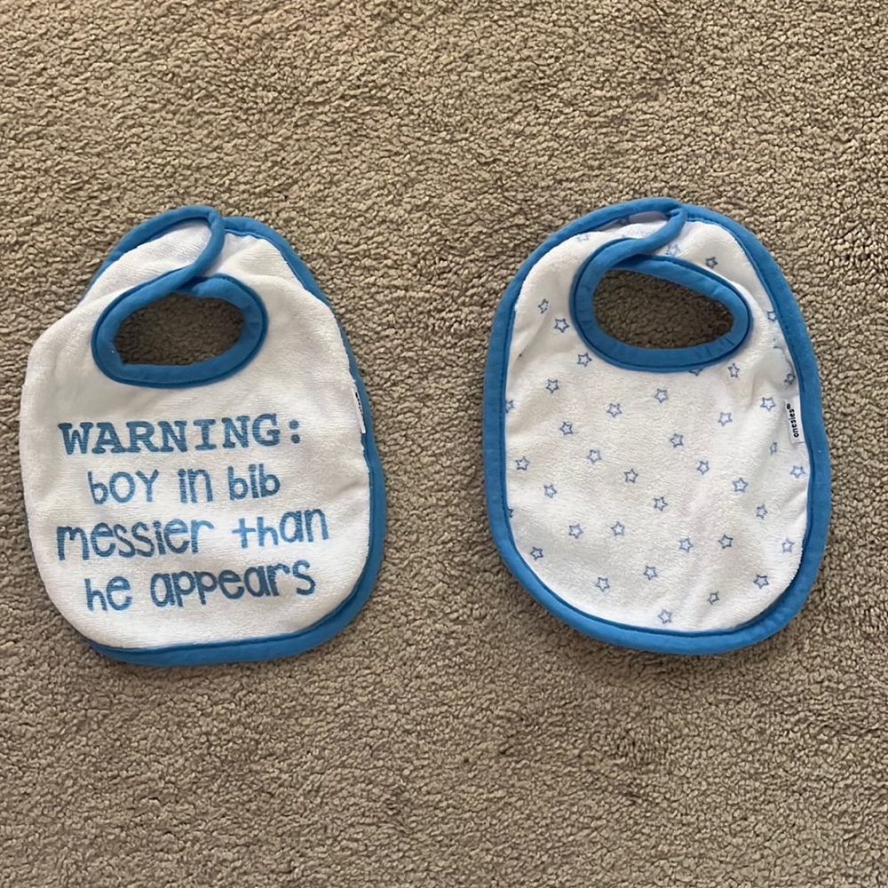 🍼Set of 2 Bibs NWOT🍼